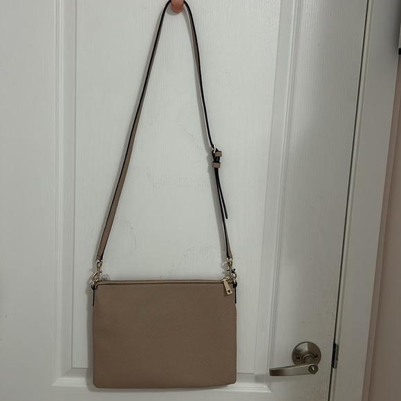Guess Bag - Picture 2 of 10
